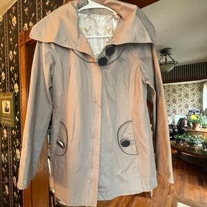 Elegant Women's Tan Trench Coat